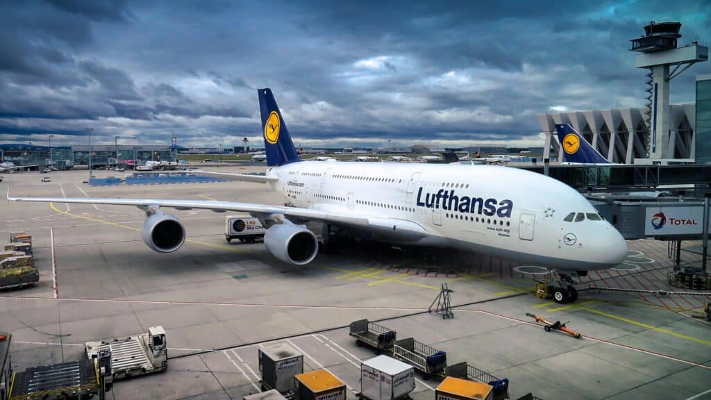 Travelers brace for chaos after more than 800 flights canceled across US as FAA’s order takes effect