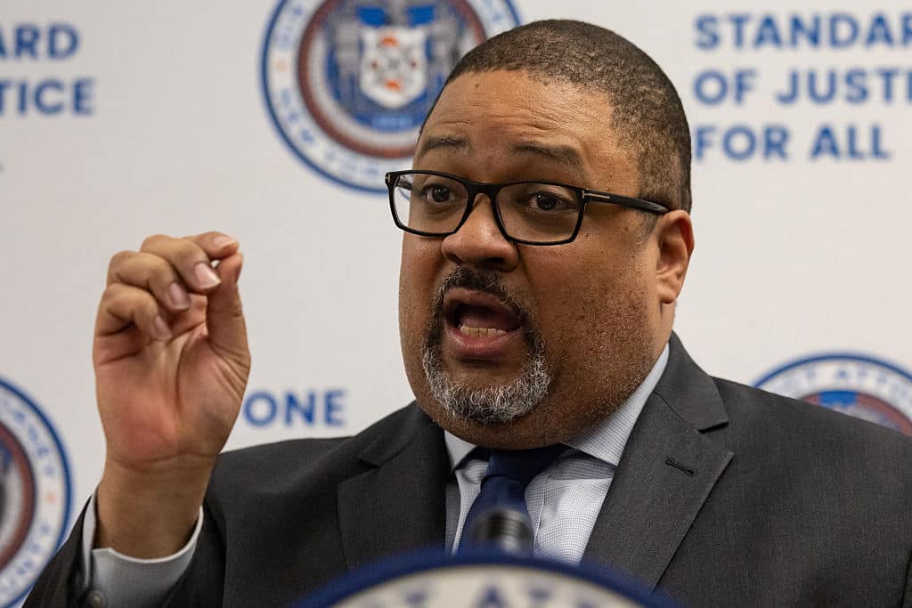 Voters Need to Toss Out Pols Who Cater to Criminals Instead of Us!