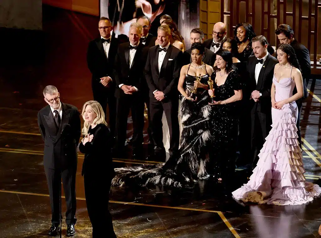Hollywood Elite Are Back On Their Disassociated High Horse At Oscars Kimmel Compares Cbs To North Korea