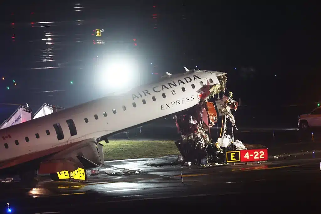 Laguardia Plane Crash Air Traffic Control Audio Reveals Frantic Call For Truck To Stop Stop Stop